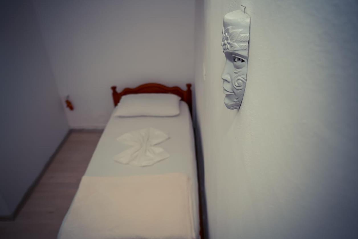 Flora'S Guesthouse 'The Fir Gate' Gjirokastër Exteriér fotografie