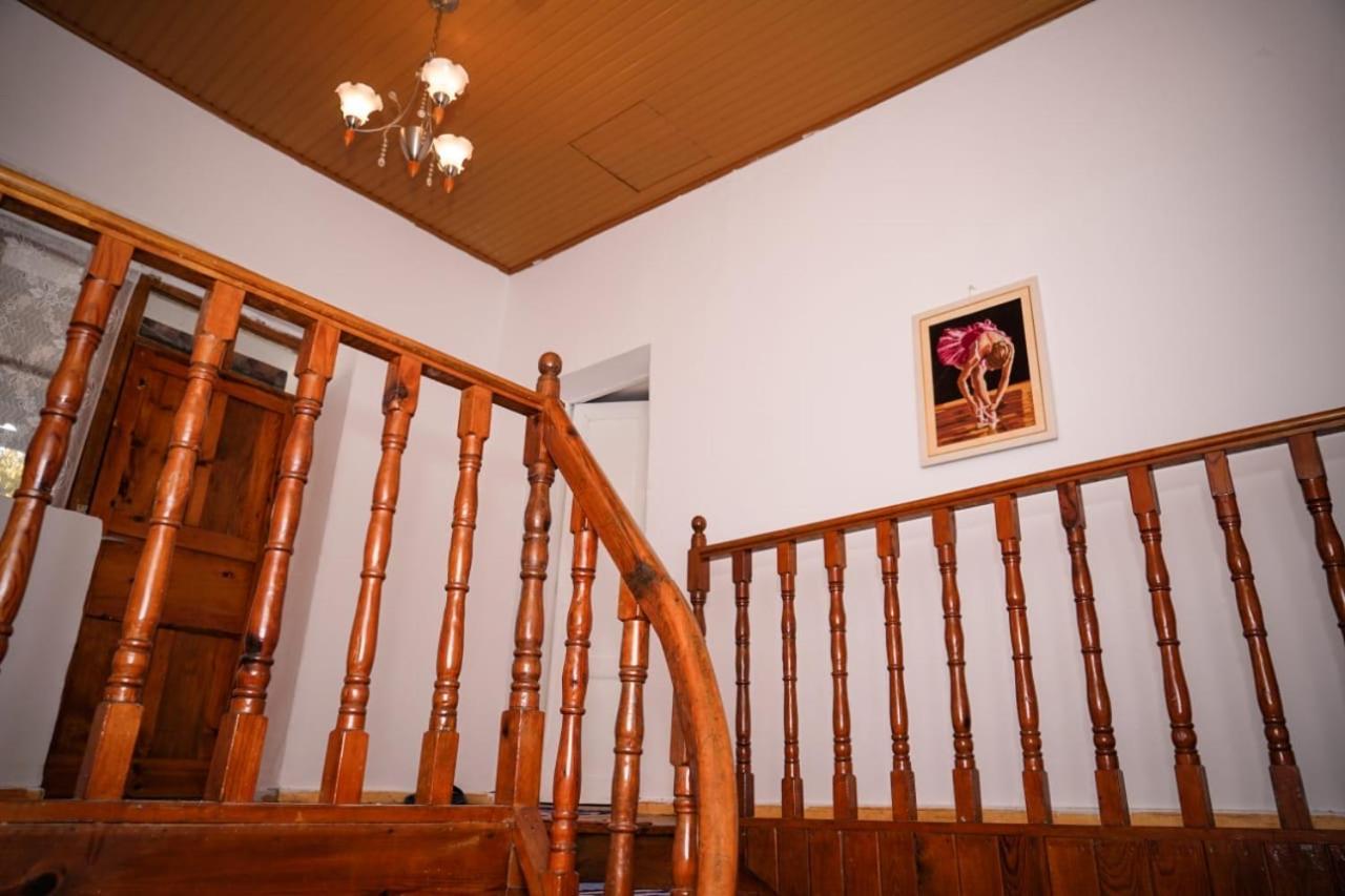 Flora'S Guesthouse 'The Fir Gate' Gjirokastër Exteriér fotografie