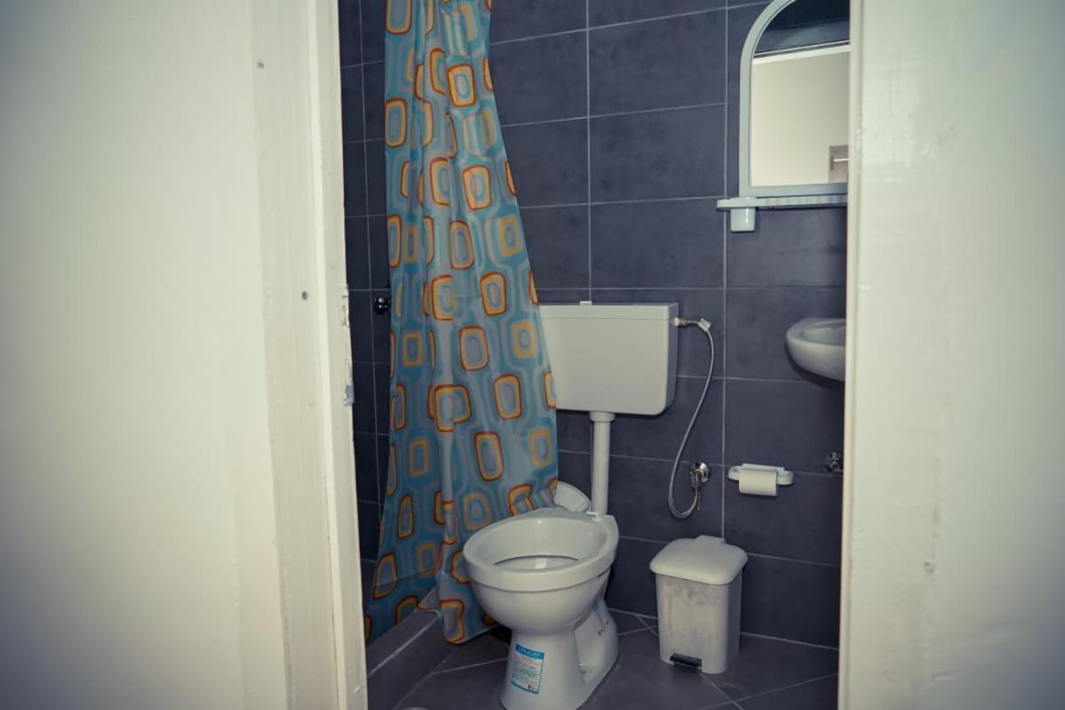 Flora'S Guesthouse 'The Fir Gate' Gjirokastër Exteriér fotografie