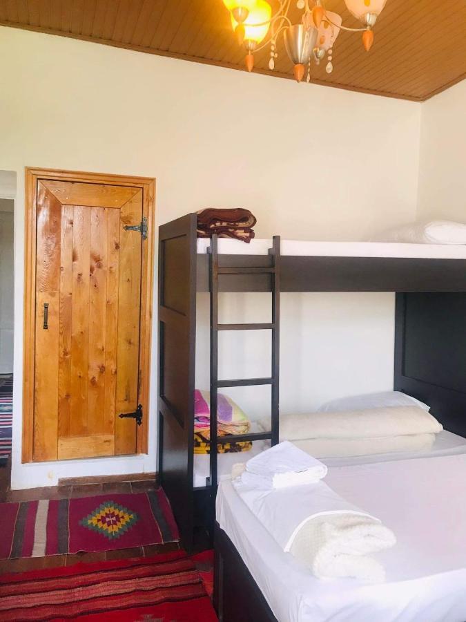 Flora'S Guesthouse 'The Fir Gate' Gjirokastër Exteriér fotografie