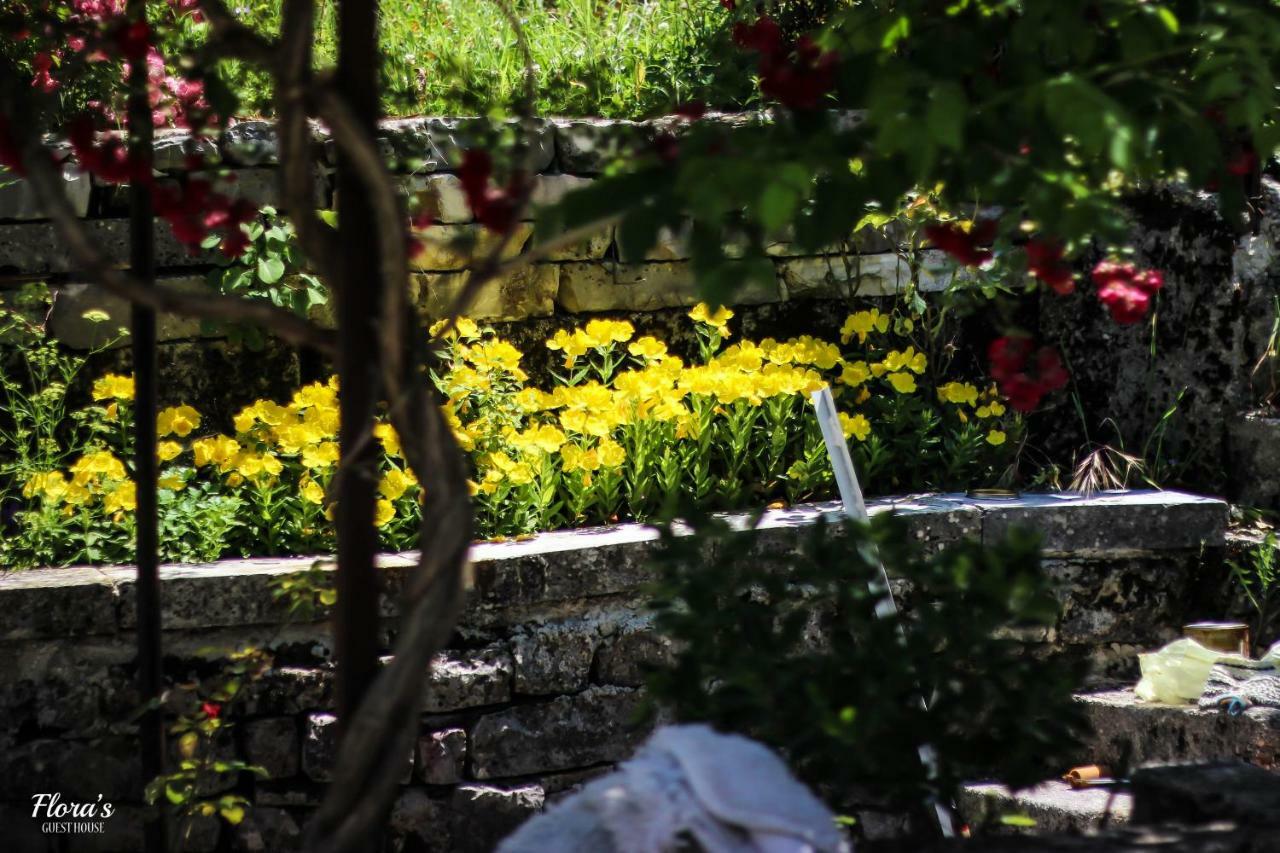 Flora'S Guesthouse 'The Fir Gate' Gjirokastër Exteriér fotografie