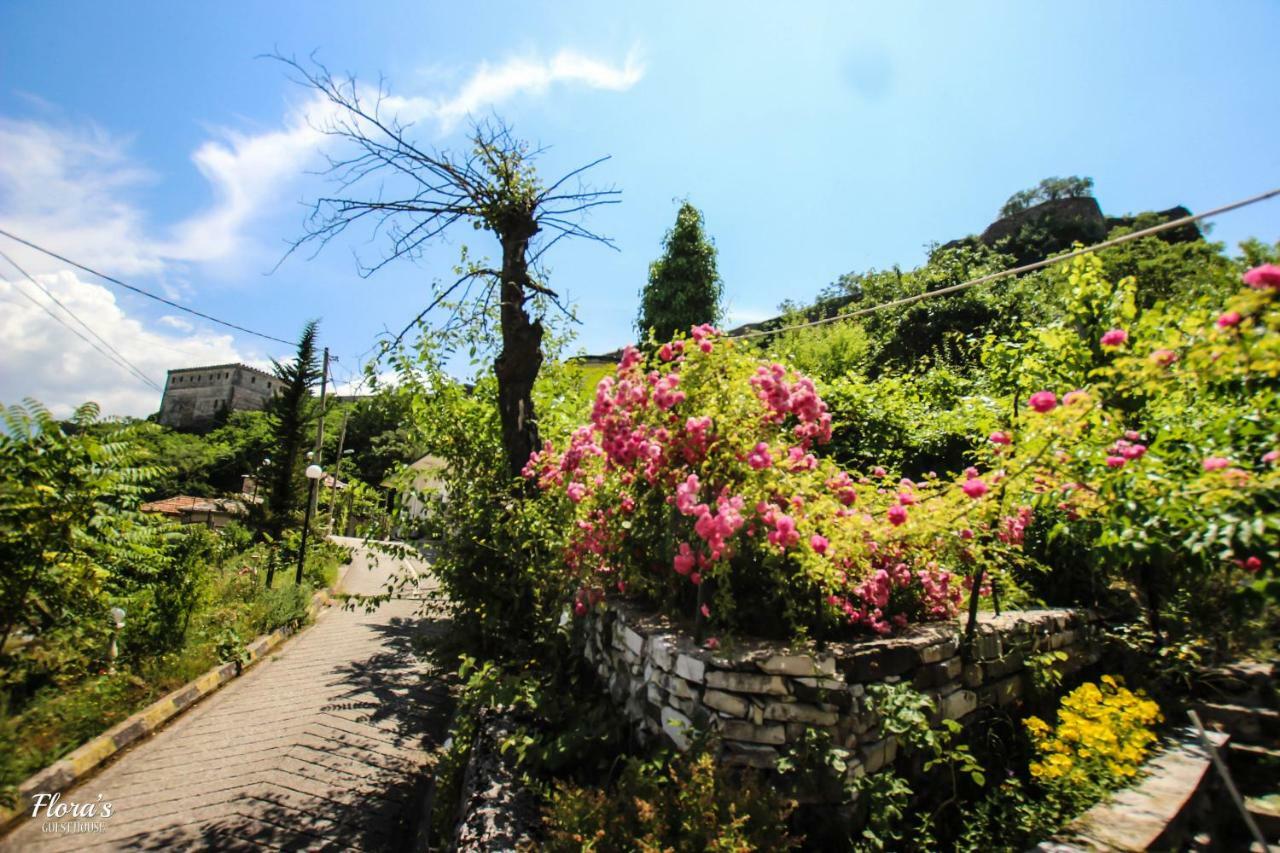 Flora'S Guesthouse 'The Fir Gate' Gjirokastër Exteriér fotografie