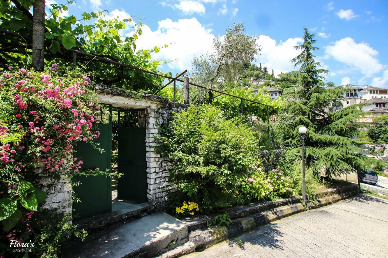 Flora'S Guesthouse 'The Fir Gate' Gjirokastër Exteriér fotografie