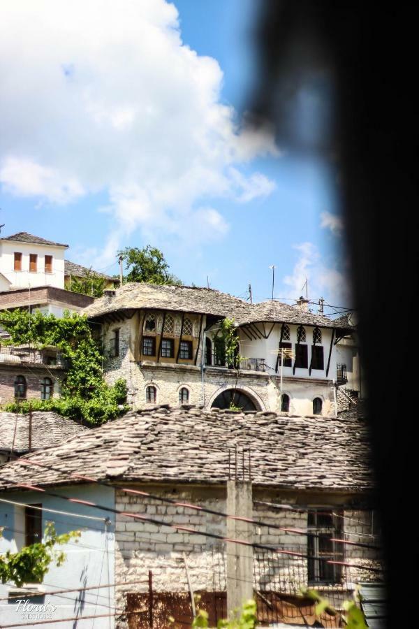 Flora'S Guesthouse 'The Fir Gate' Gjirokastër Exteriér fotografie