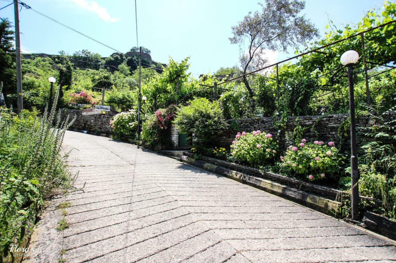Flora'S Guesthouse 'The Fir Gate' Gjirokastër Exteriér fotografie